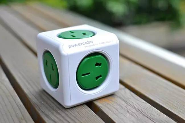 喂，110吗，你家插座炸啦！