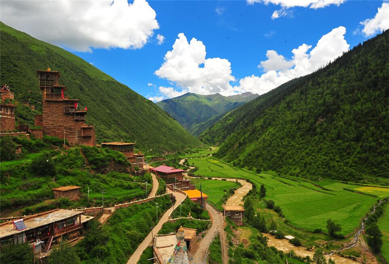 阿坝有个壤塘县，误落凡间的天空之城，美得真实，美得醉人