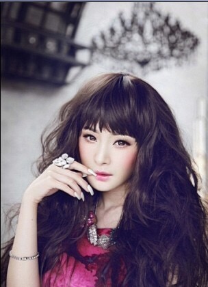 纤纤素手成百变魔爪，刻字镶钻变颜色，女明星们的手比脸还金贵