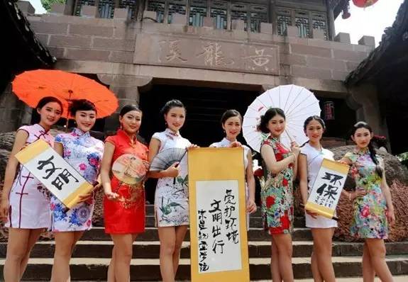 空姐旗袍亮相,虹桥机场空姐旗袍快闪