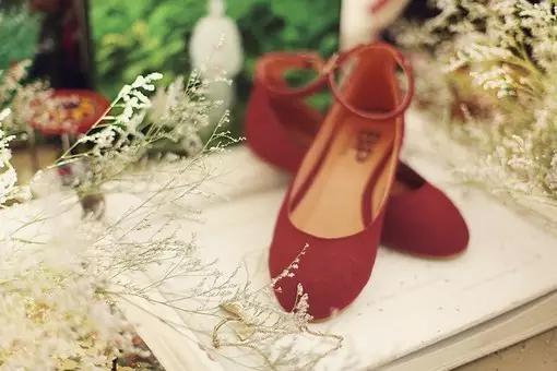 旧鞋子千万别扔废物利用,鞋子买小了正确的解决方法