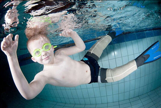 截肢男人励志视频,截肢男孩哭了视频