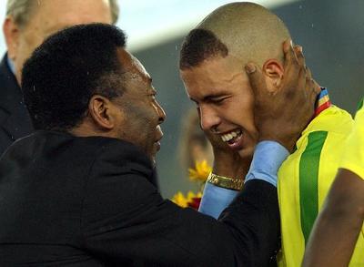 外星人罗纳尔多逆天动作,外星人罗纳尔多足球10大经典镜头