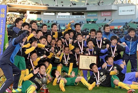 中国培养孩子踢足球得需要多少钱,中国孩子在欧洲踢球花多少钱