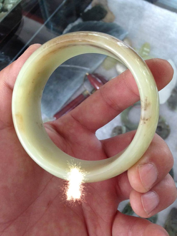 戴了三年银镯子,戴了三年的玉镯子碎了