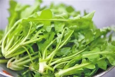 宝宝头发又稀又黄怎么办,吃什么食物可以帮助头发由白转黑