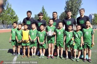 他会八国语言,他会11个国家语言