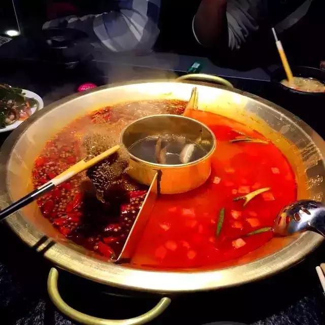 魔都「火锅英雄」必战的七家川渝火锅！吃完一起召唤神龙！