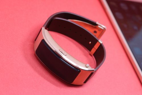 华为手环b3测评,商务人士华为手环b6