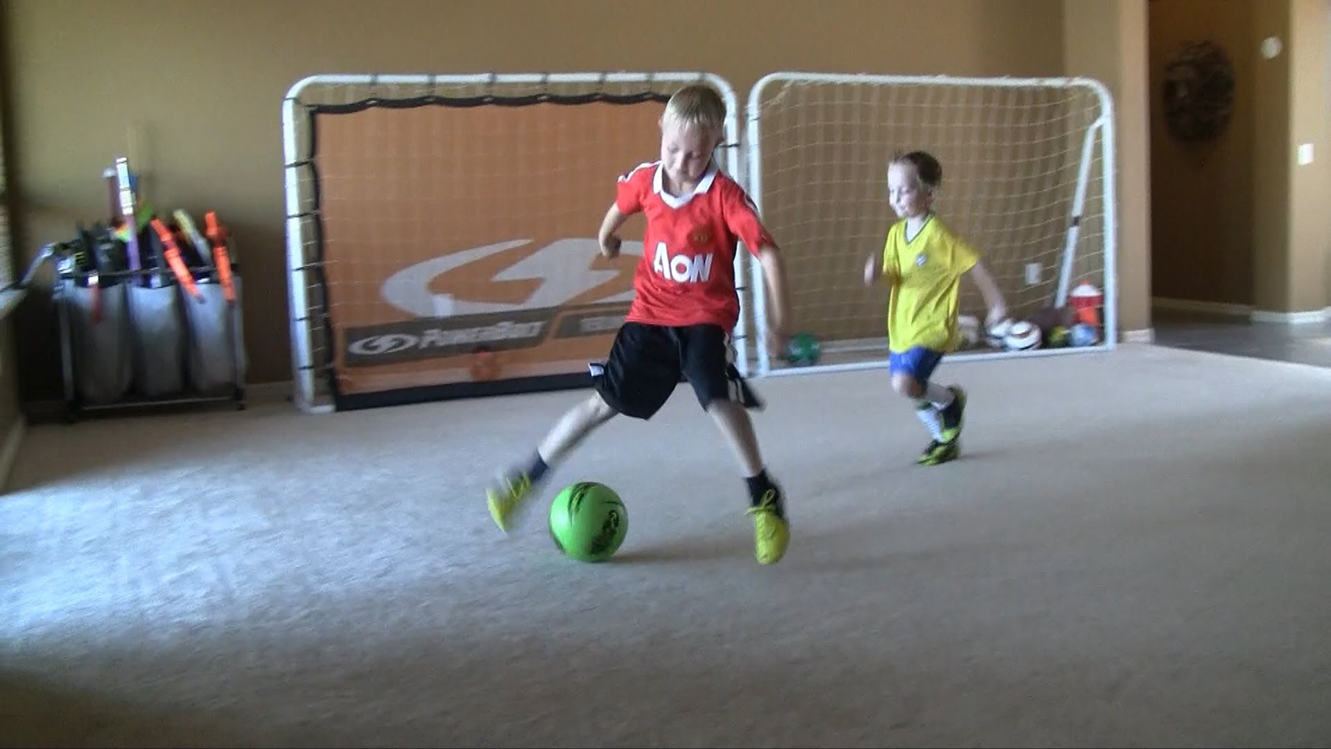 6-7岁孩子足球基本训练,7-12岁儿童足球训练计划