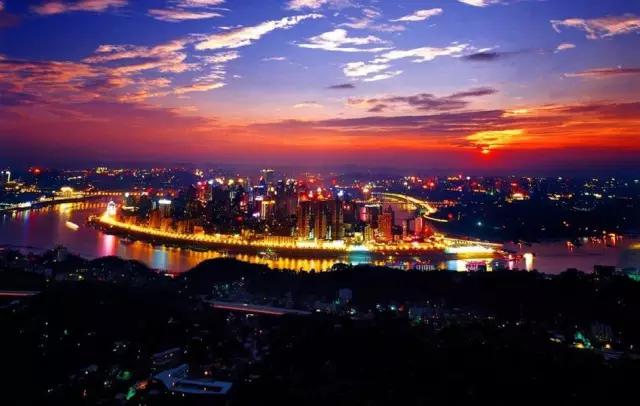 重庆是不是又出名了,为什么重庆在全国名气那么大