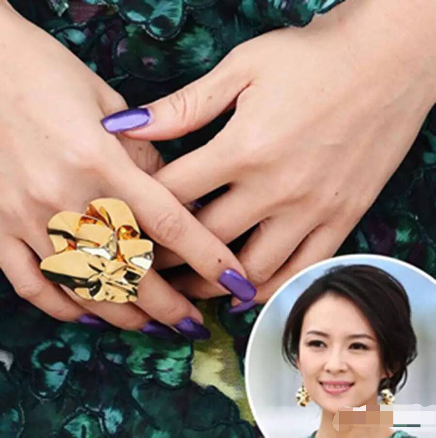 纤纤素手成百变魔爪，刻字镶钻变颜色，女明星们的手比脸还金贵