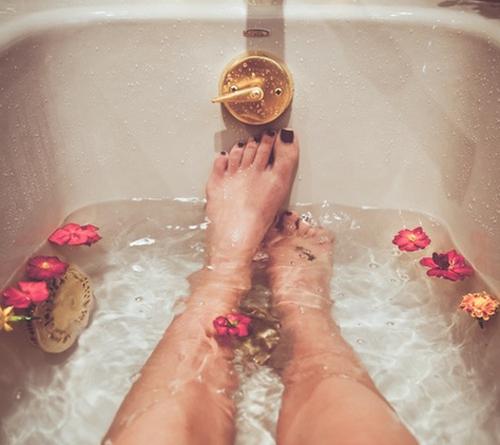 有什么办法穿高跟鞋不磨脚,生活小妙招穿高跟鞋不脚疼