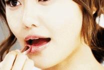 女生没有几支口红都不好意思,女人缺少不了一支口红