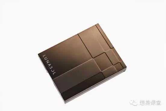 好多眼影盘怎么用,好漂亮的眼影盘不知道用哪个