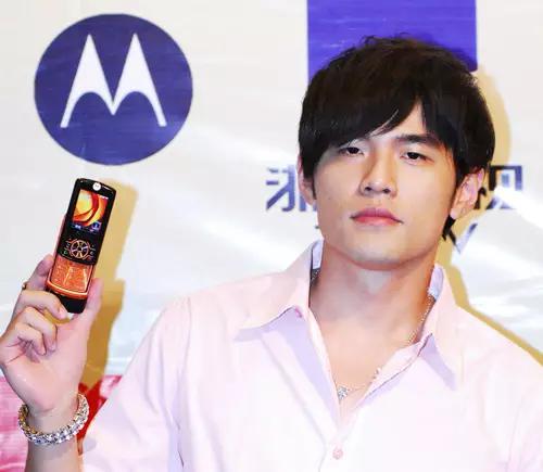 明星看了都想删，那些年不堪的手机代言人