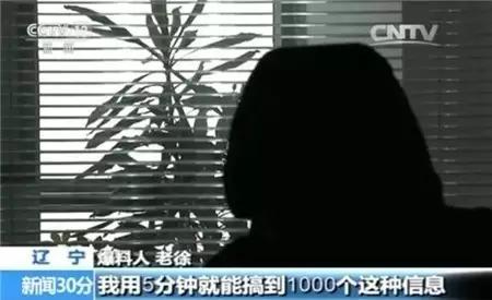 如何防止银行卡里面的钱被人扣走,银行卡一直在我身上被转走怎么办