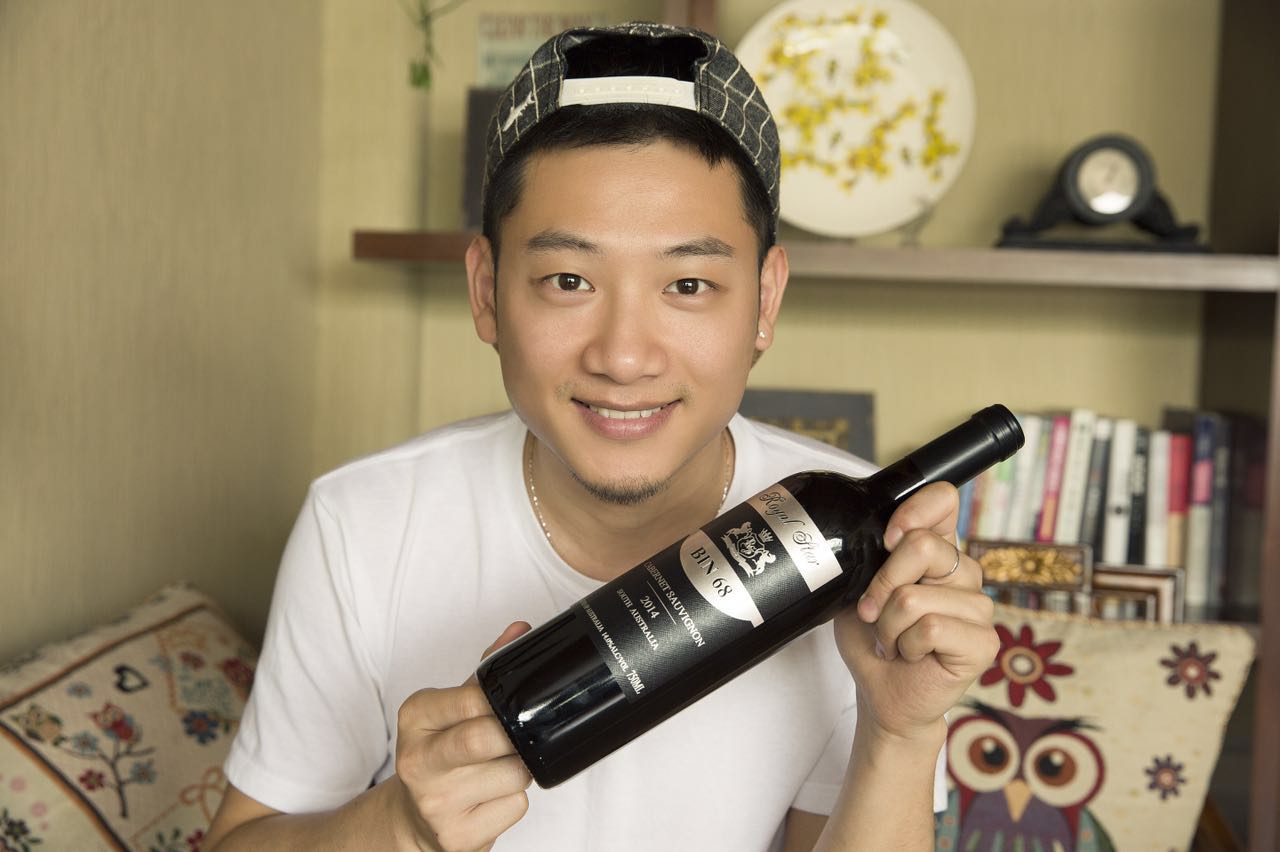 艾尔文教你一招辨别真假红酒