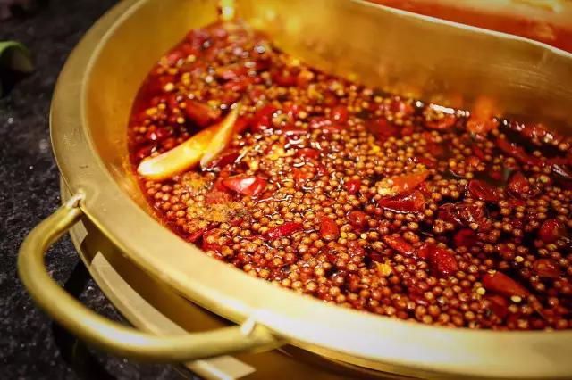 魔都「火锅英雄」必战的七家川渝火锅！吃完一起召唤神龙！