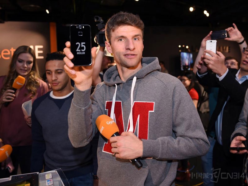 更进一步Gigaset金阶或推拜仁定制机