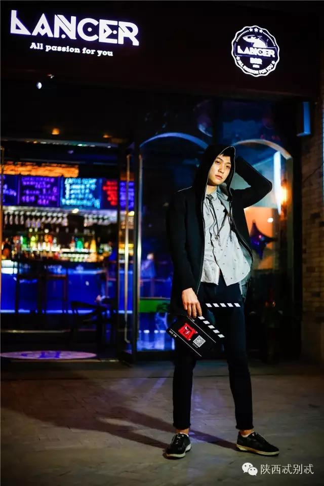 说出你们在酒吧被撩的经历？我面膜笑裂了！丨谁是忒色街拍NO.