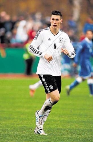 足坛十大妖星后卫,欧洲足坛妖星