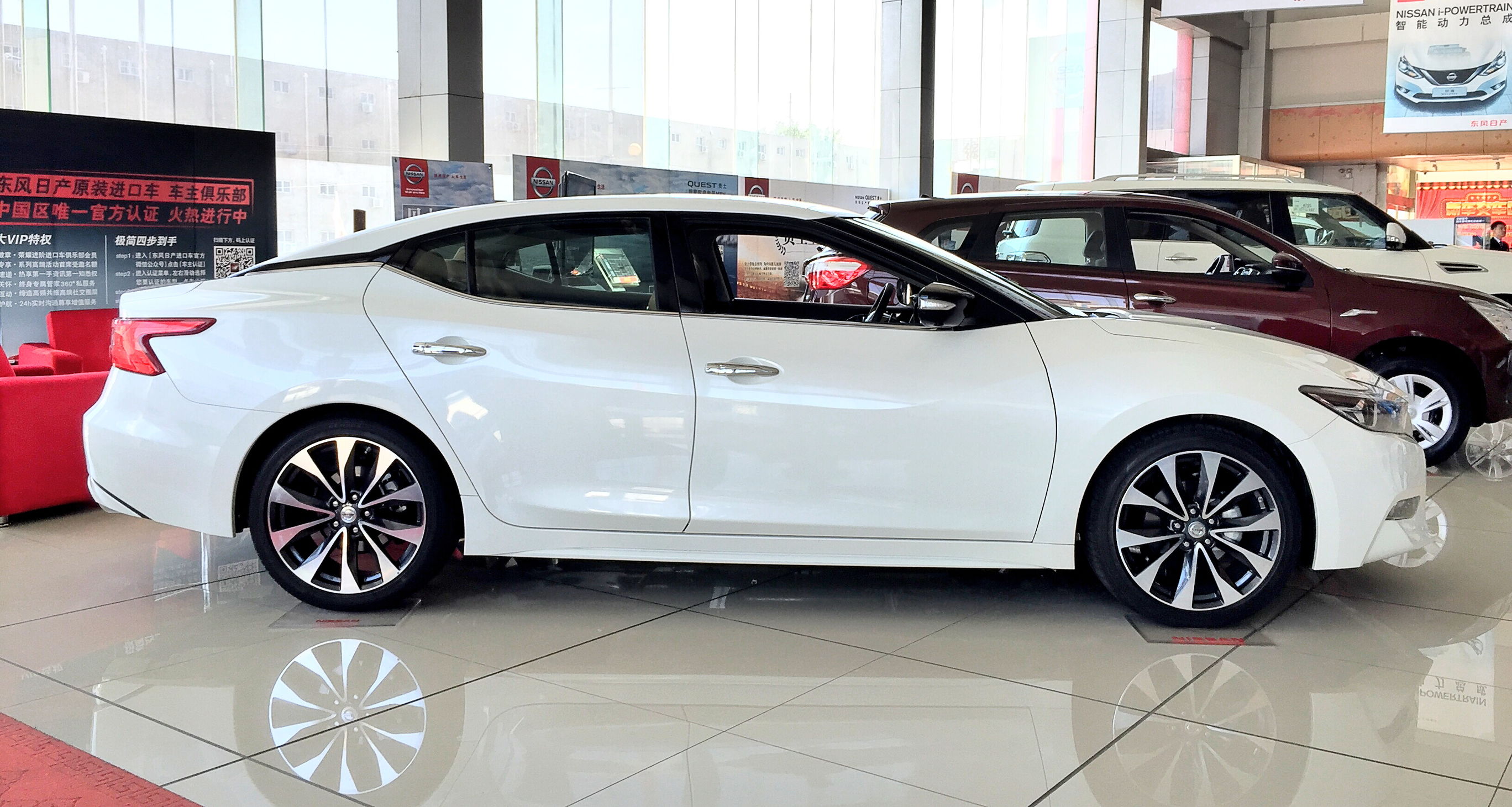 东风日产探陆实车到店,东风日产西玛6座