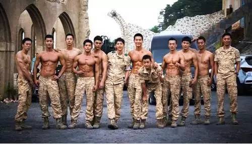 健身增肌力量全套动作,健身增肌哑铃背部训练