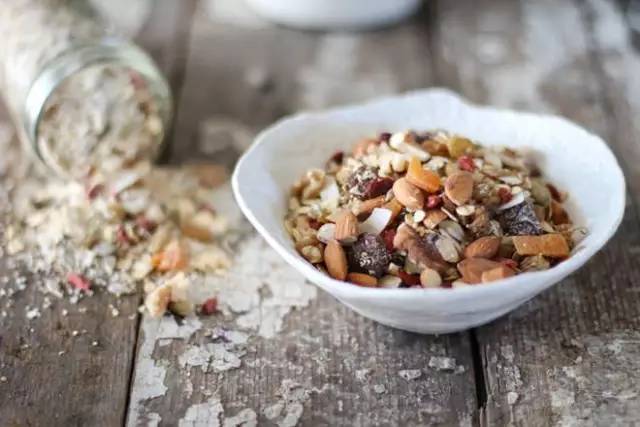 减肥期间怎么挑选10种燕麦,四月减肥高效食谱一日三餐