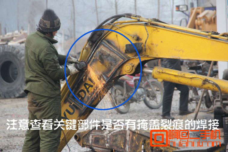 想买一个靠谱的小型挖掘机,挖掘机怎么买才合适