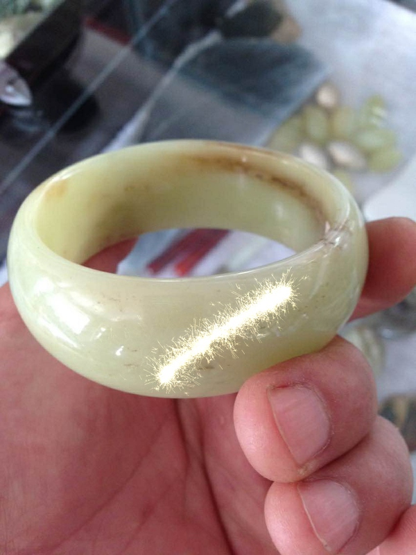 戴了三年银镯子,戴了三年的玉镯子碎了