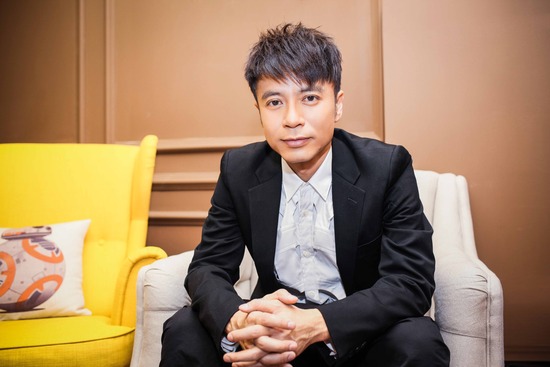 李克勤居然被黄致列淘汰了，《我是歌手》该改叫《我是舞王》了！