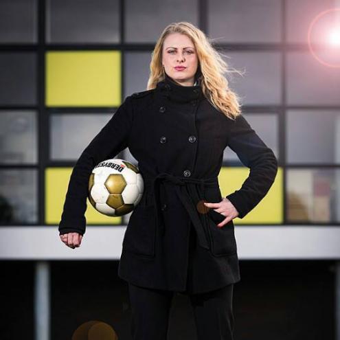 荷兰人有多喜欢足球,荷兰人踢球