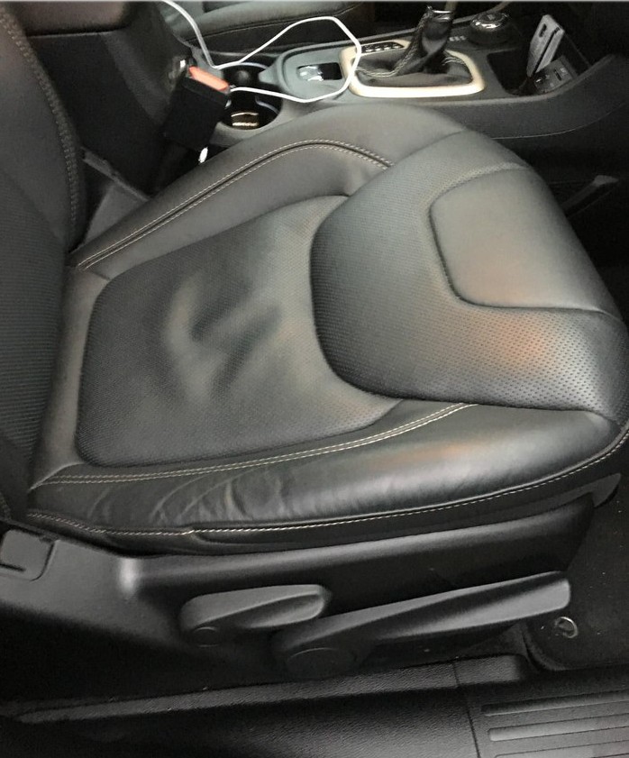 交了途锐订金，竟因销售的原因，加拿大留学生改提“自由光”，