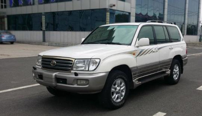 老吴十万块钱二手车,老吴30万买什么车