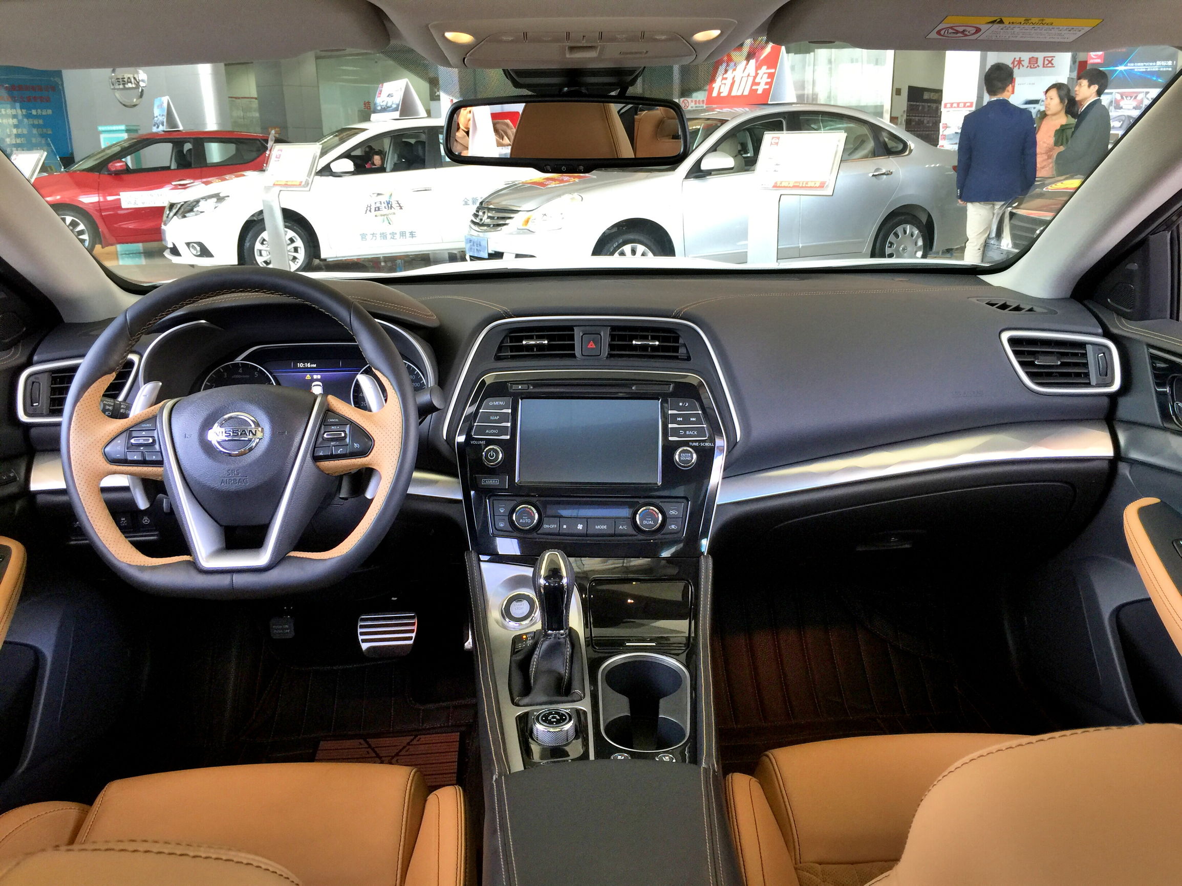 东风日产探陆实车到店,东风日产西玛6座