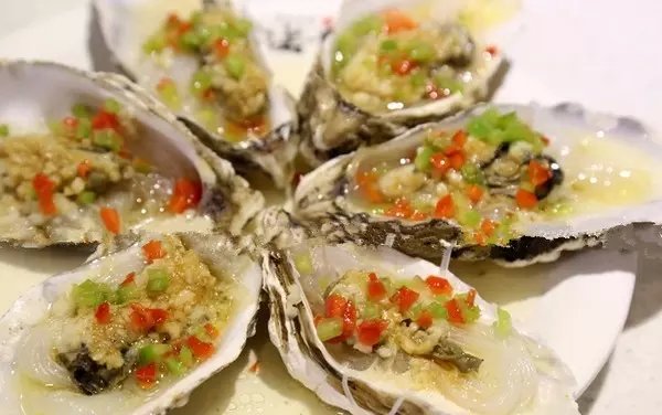 北方人第一次来三亚吃海鲜,一个人在三亚吃海鲜自助