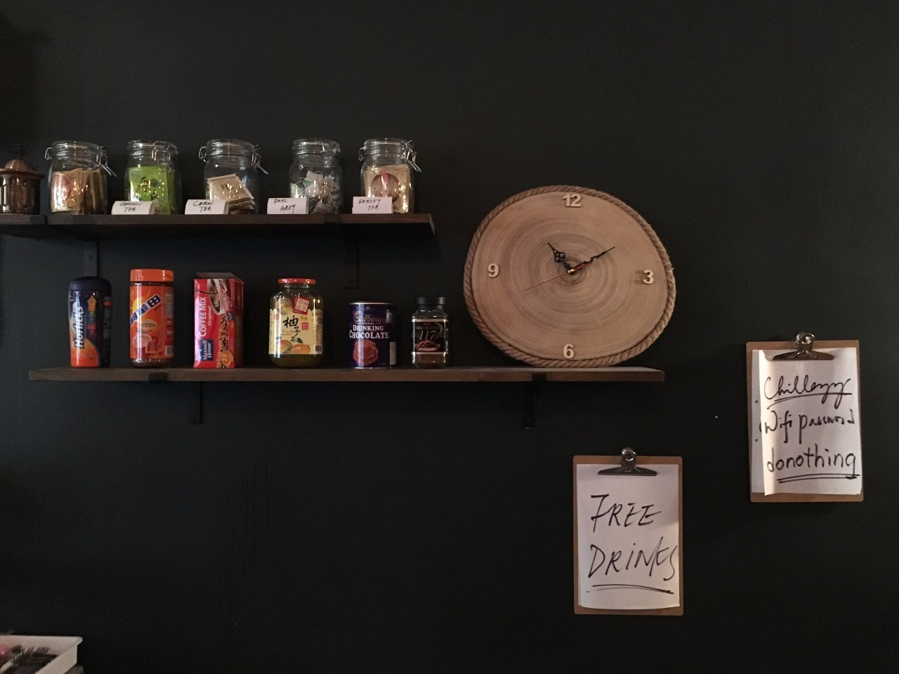 不仅有黑社会火并！香港工厦里还有这些隐秘好去处