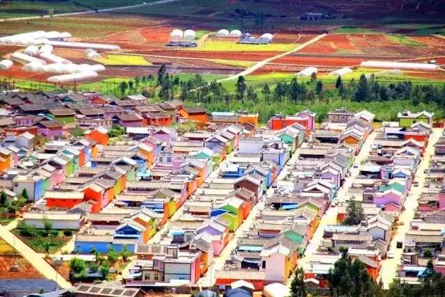 丽江惊现国内第一个彩色村！美的太不像话，像童话！