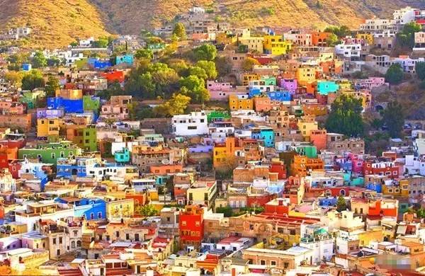 丽江惊现国内第一个彩色村！美的太不像话，像童话！