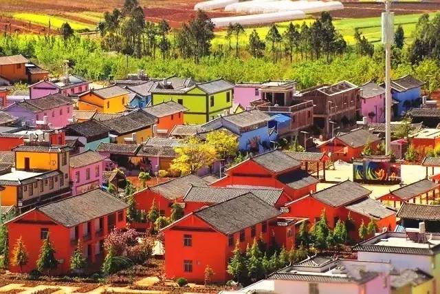 丽江惊现国内第一个彩色村！美的太不像话，像童话！