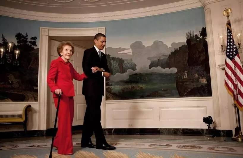 这一次，南希·里根永远陪伴在了她的“罗尼”身旁