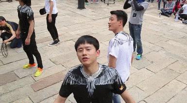 鏉板摜鍙傚姞璺戠敺缁艰壓鑺傜洰瑙嗛,鏉板摜涓婅窇鐢锋槸绗嚑瀛ｇ鍑犳湡