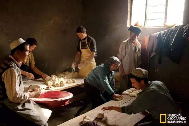 从厨房到餐桌里的美食,从市场到餐桌