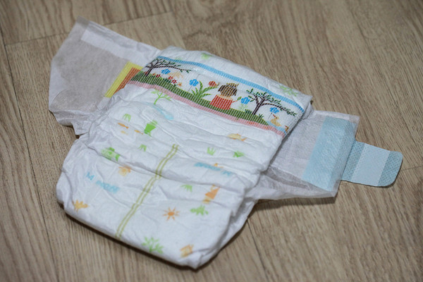 适合秋冬用的纸尿裤测评,各种宝宝纸尿裤测评