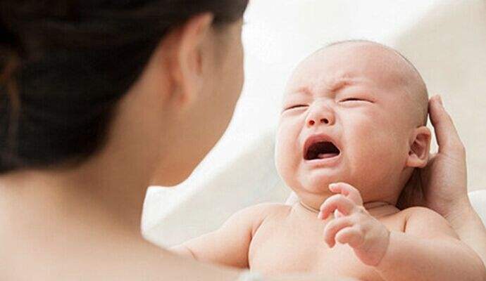 宝宝额头反复磕出大包消不掉,额头磕了个大包怎么快速消肿