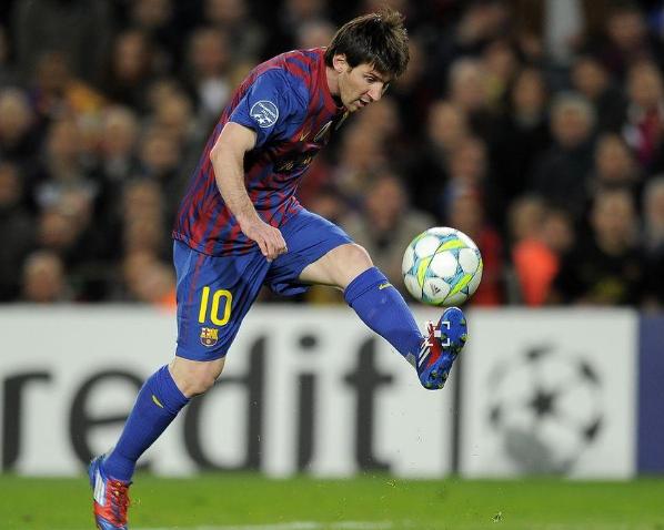 姆巴佩猛踩油门,世界足坛奔跑速度最快