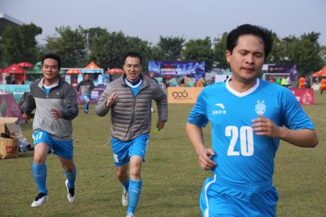 震撼！福州公安绿茵争霸！原来足球还能这么玩