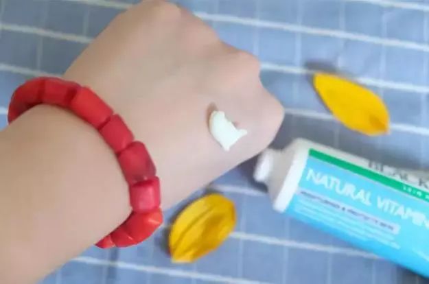 范冰冰一年2亿收入,范冰冰靠着什么一年能赚那么多钱