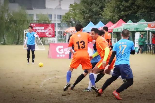 震撼！福州公安绿茵争霸！原来足球还能这么玩